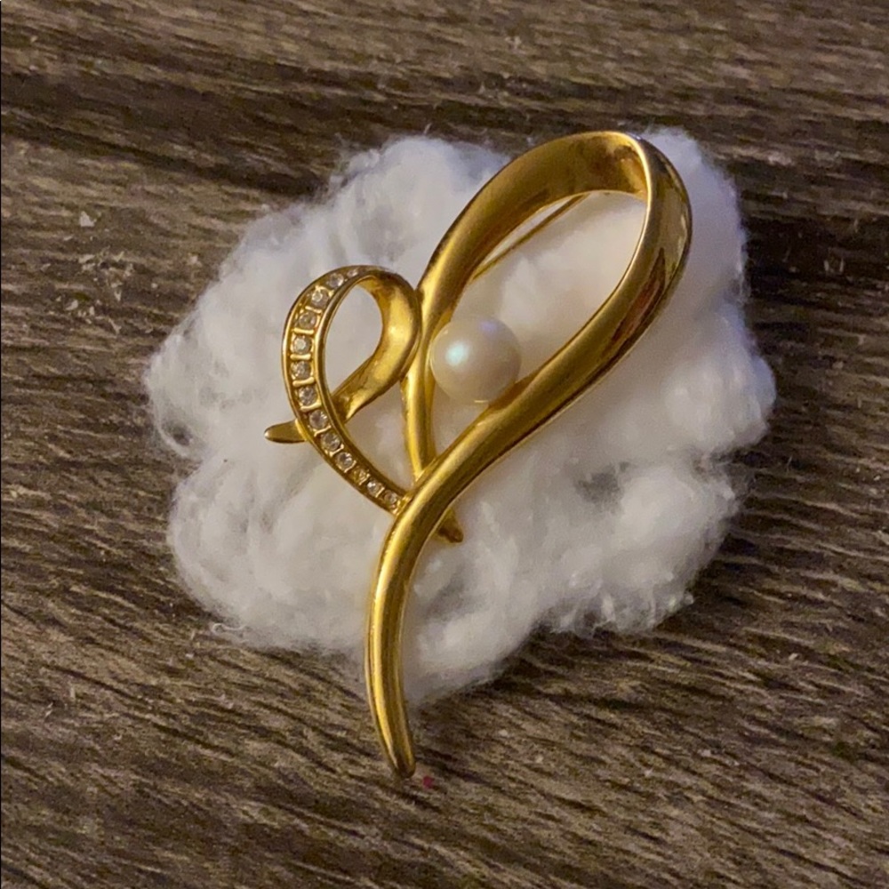 Heart brooch
